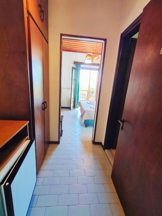 Hotel Vrionis เอยอส ดิมิตริออส ภายนอก รูปภาพ