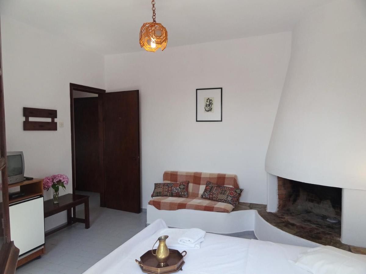 Hotel Vrionis เอยอส ดิมิตริออส ภายนอก รูปภาพ